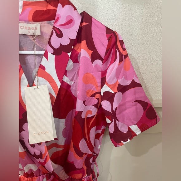 NWT Ciebon Pink Orange Floral Romper 70’s Pattern with Pockets Size Small - Picture 2 of 6